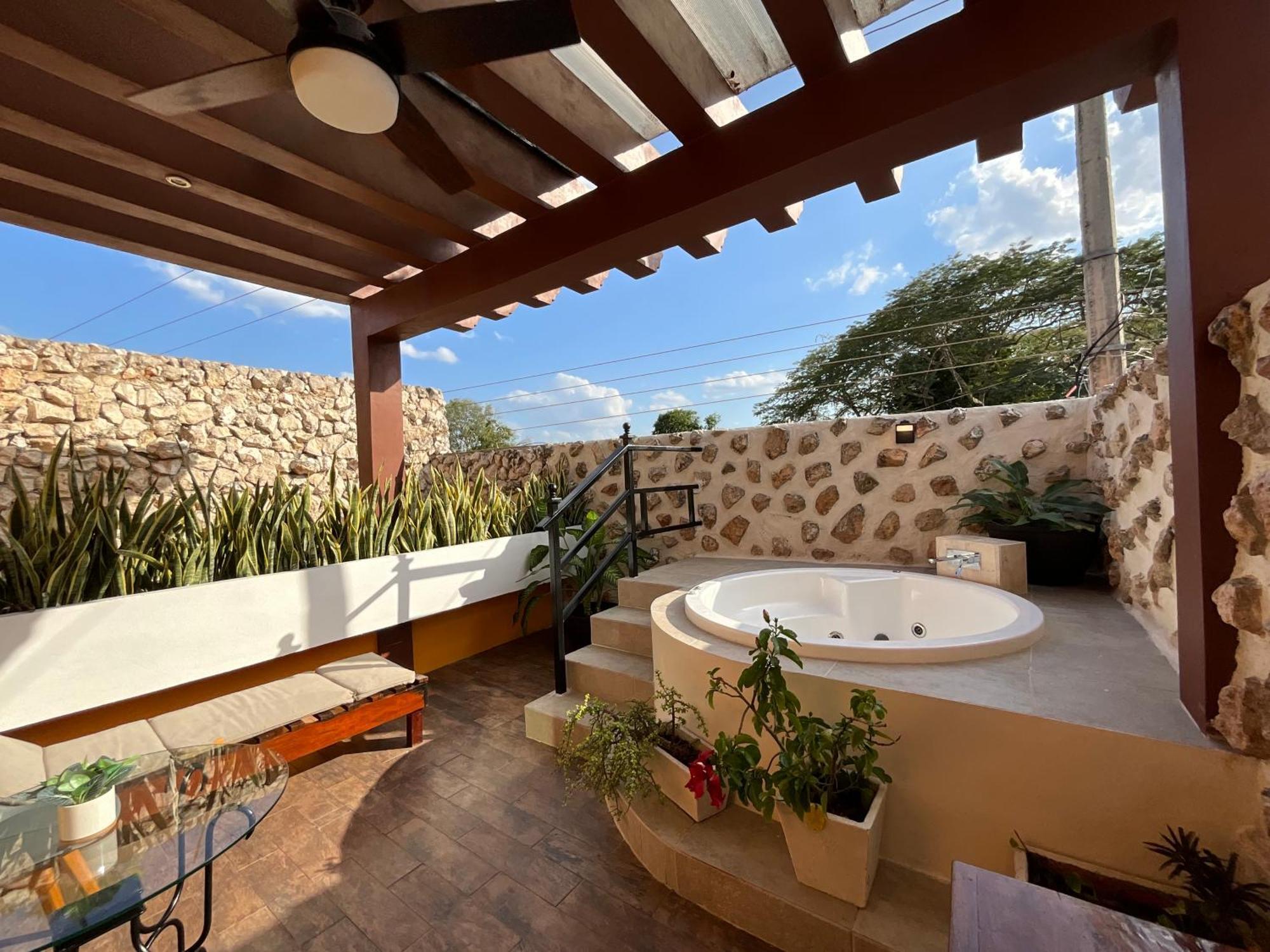 El Zaguan Colonial By Guruhotel Вальядолид Экстерьер фото