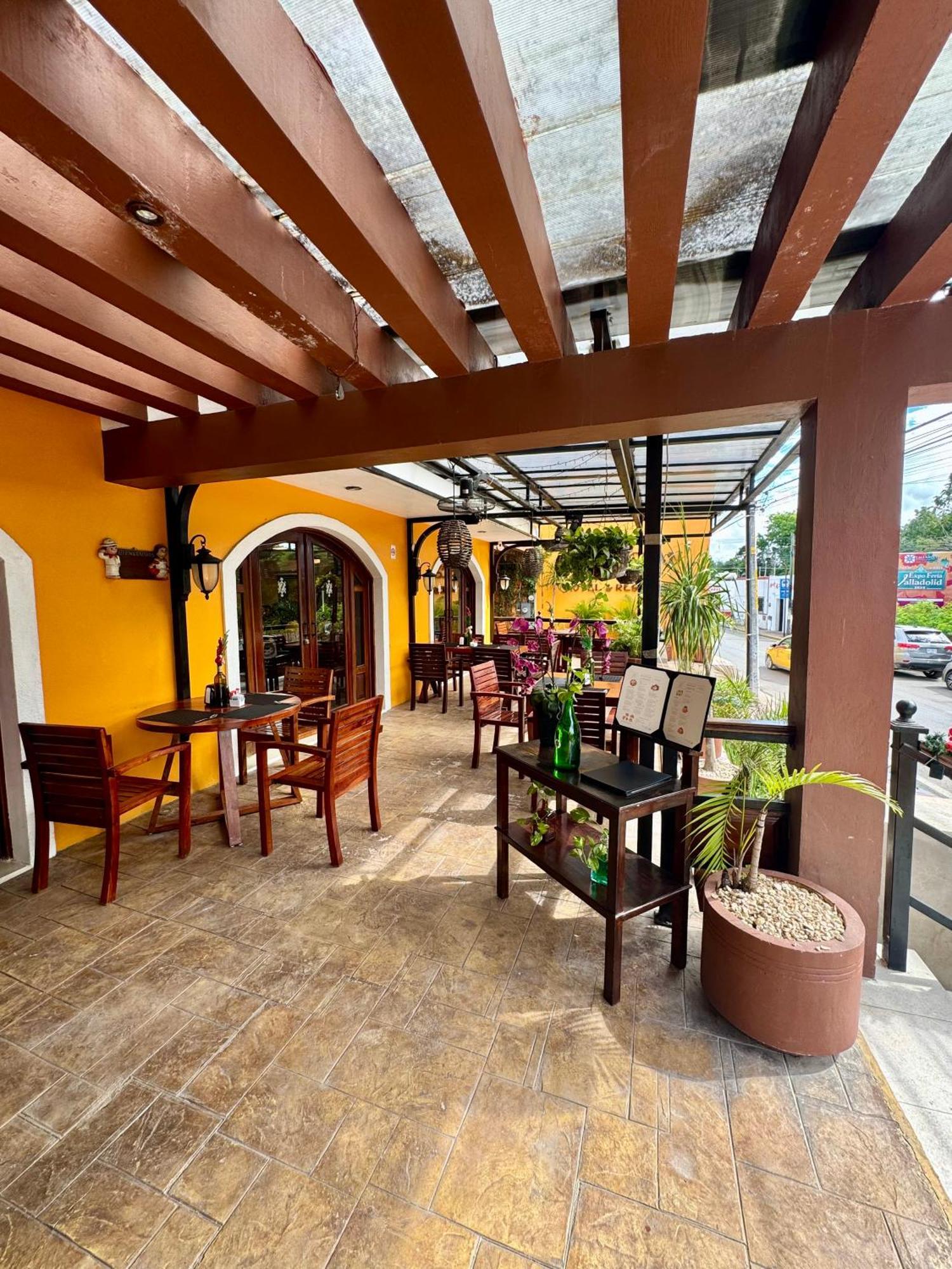 El Zaguan Colonial By Guruhotel Вальядолид Экстерьер фото