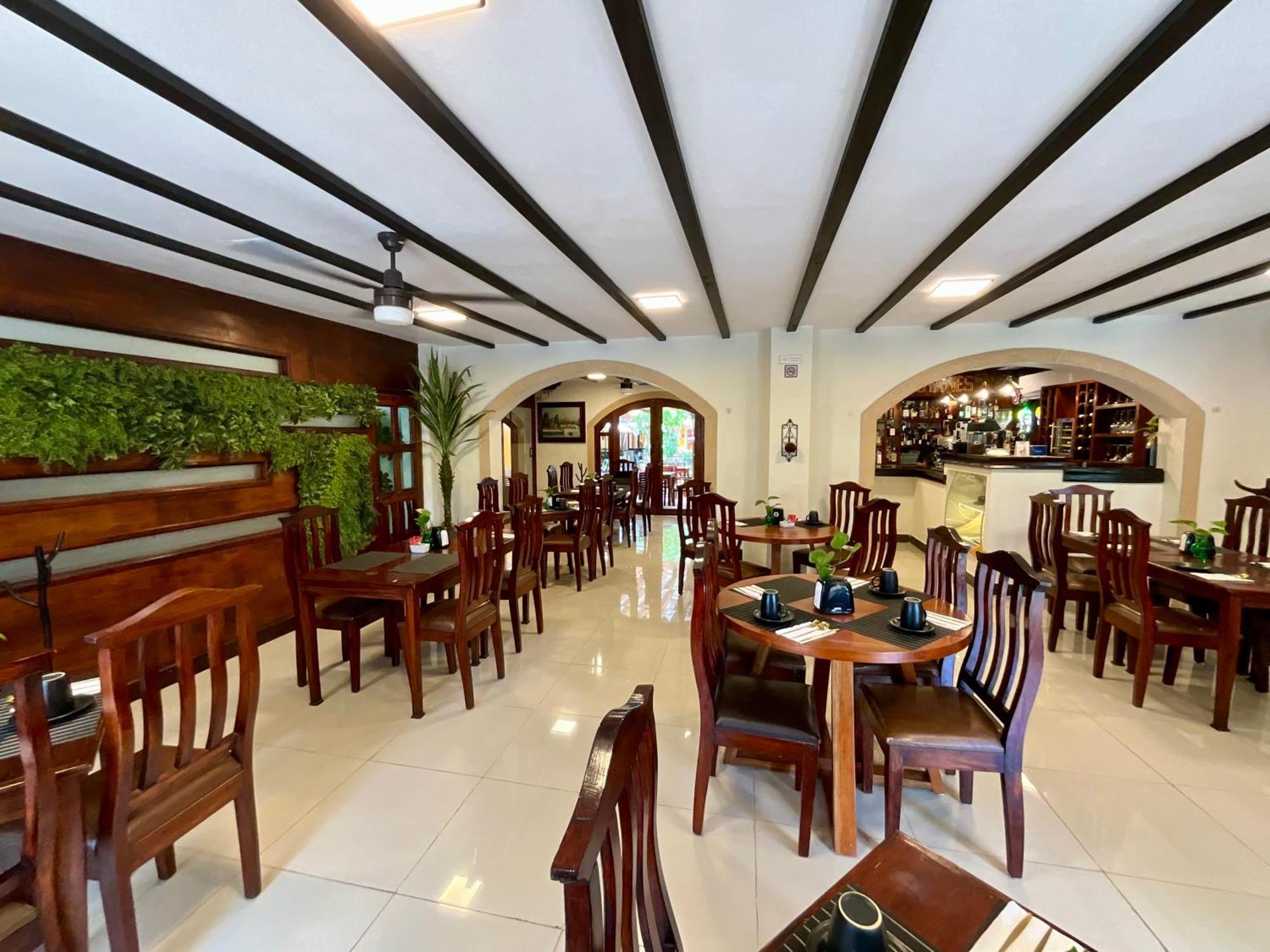 El Zaguan Colonial By Guruhotel Вальядолид Экстерьер фото