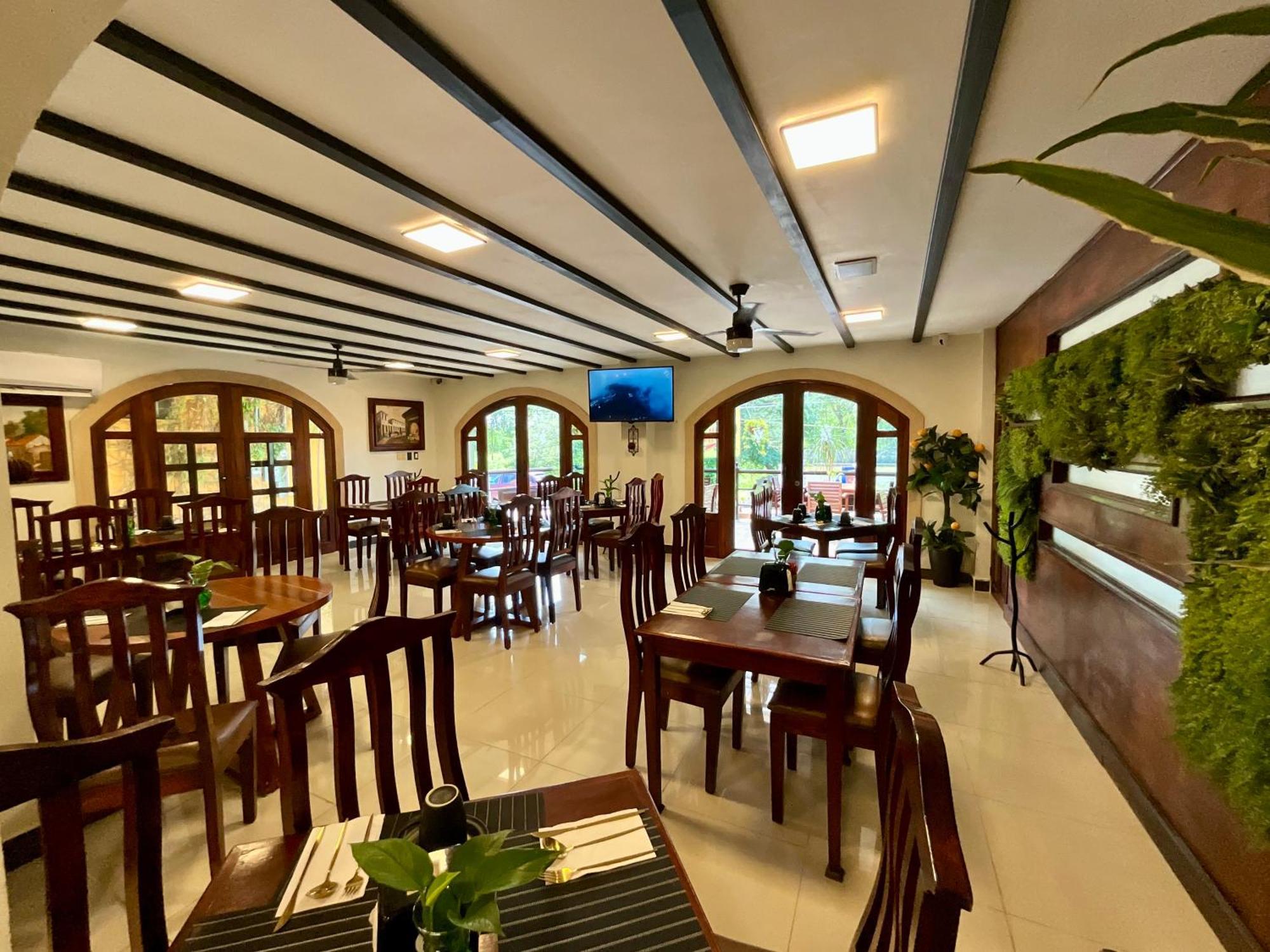 El Zaguan Colonial By Guruhotel Вальядолид Экстерьер фото