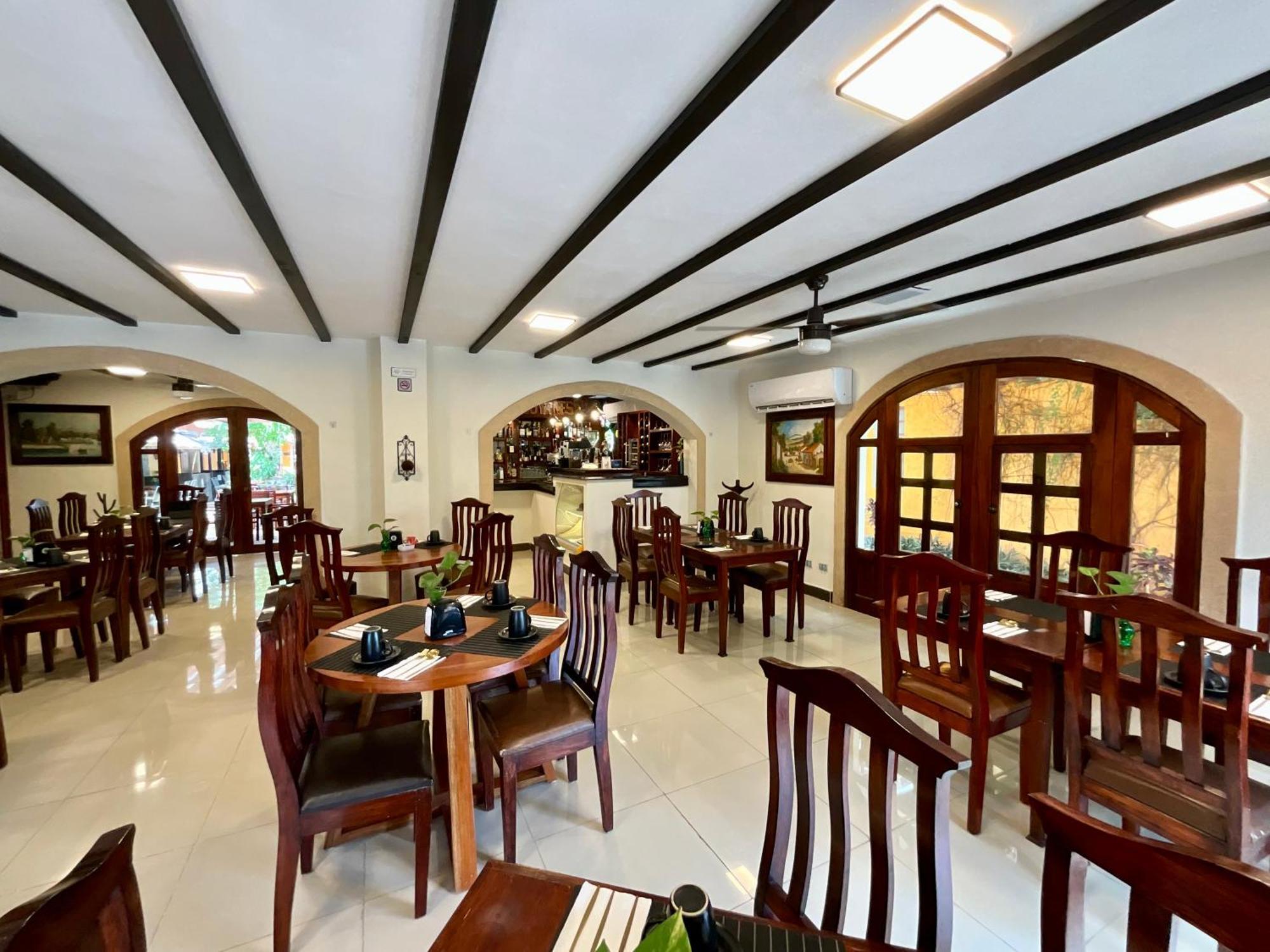 El Zaguan Colonial By Guruhotel Вальядолид Экстерьер фото